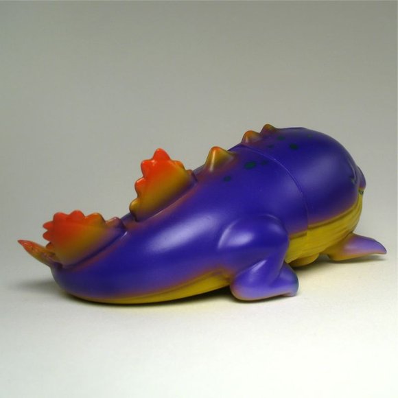 Sleeping Killer - Purple, Yellow figure by Naoya Ikeda. Side view.