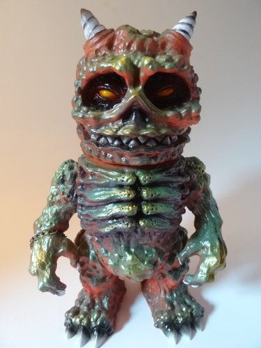 Sludge Demon one off by Jmrampage figure by Lash, produced by Mutant Vinyl Hardcore. Front view.