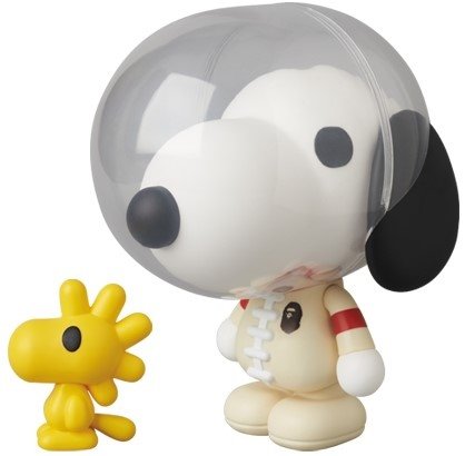 Snoopy & Woodstock - VCD No.226 figure by Bape, produced by Medicom Toy. Front view.