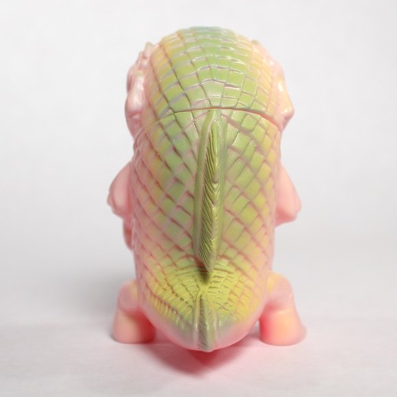 Snybora - Baby Mossback figure by Chris Ryniak, produced by Squibbles Ink + Rotofugi. Back view.