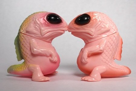 Snybora - Naked Mole Rat figure by Chris Ryniak, produced by Squibbles Ink & Rotofugi. Side view.