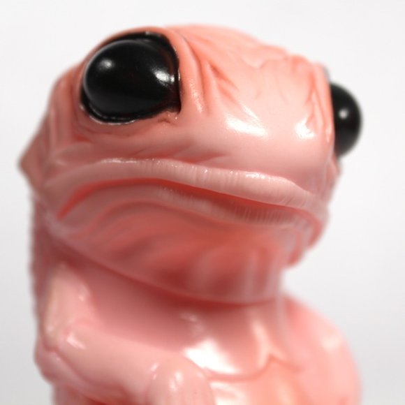 Snybora - Naked Mole Rat figure by Chris Ryniak, produced by Squibbles Ink & Rotofugi. Detail view.