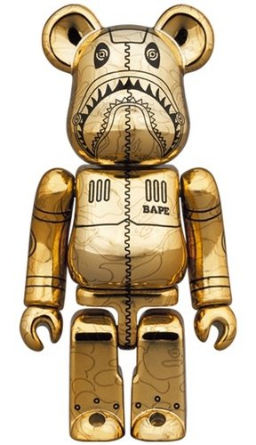 SORAYAMA × BAPE CAMO SHARK BE@RBRICK Gold 100％ figure, produced by Medicom Toy. Front view.