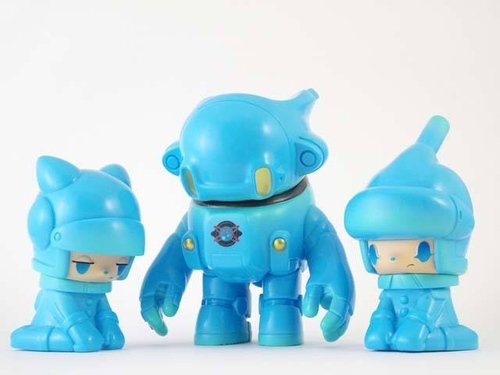 Space Racers 2, Sky Blue version figure by Kaijin. Front view.