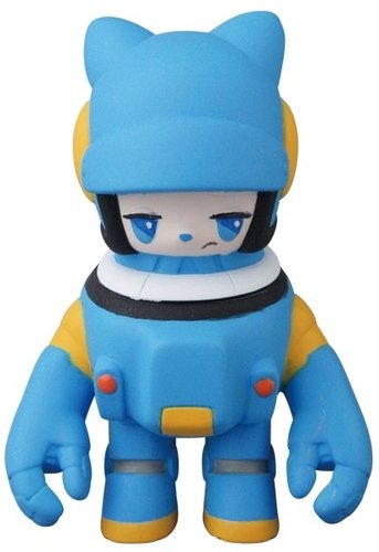 Space Racers Mimi - Blue figure by Kaijin, produced by Medicom. Front view.