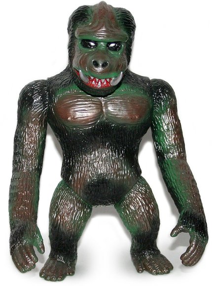 Space Sasquatch figure by Skull Head Butt, produced by Skull Head Butt. Front view.