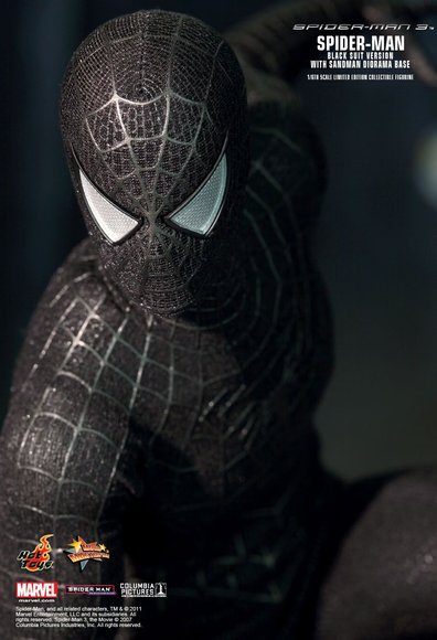 Spider-Man (Black Suit Version) figure by Yulli, produced by Hot Toys. Detail view.
