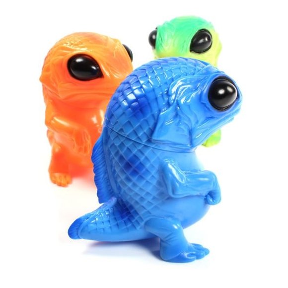 Spring Snybora Series 3-Pack figure by Chris Ryniak, produced by Squibbles Ink + Rotofugi. Side view.