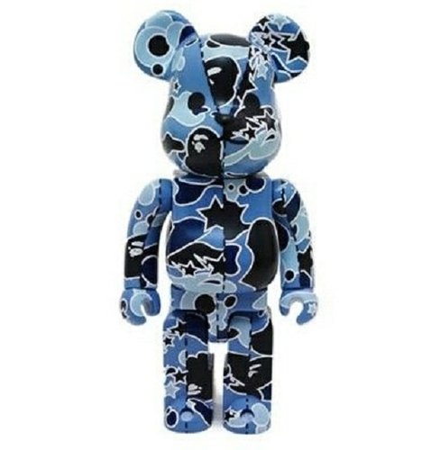 Sta BL Camo Blue figure by Bape, produced by Medicom Toys. Front view.