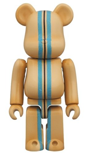 STANDARD CALIFORNIA BE@RBRICK figure, produced by Medicom Toy. Front view.