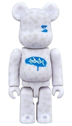 STASH BE@RBRICK 100% figure, produced by Medicom Toy. Front view.
