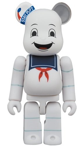 STAY PUFT MARSHMALLOW MAN BE@RBRICK 100% figure, produced by Medicom Toy. Front view.
