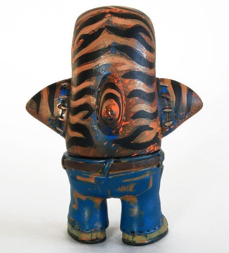 Steeltoed Tiger figure by Leecifer. Back view.