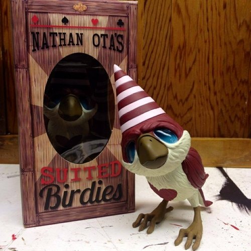 Suited Birdies - Heart Edition figure by Nathan Ota, produced by 3D Retro. Packaging.