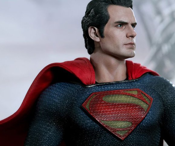 Superman figure by Dc Comics, produced by Hot Toys. Detail view.