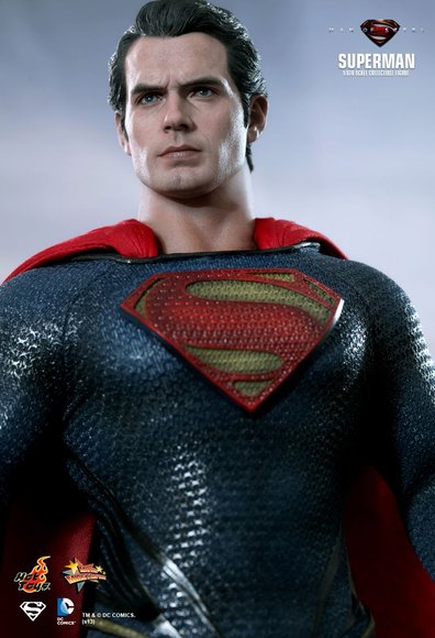 Superman figure by Dc Comics, produced by Hot Toys. Detail view.