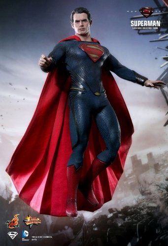 Superman figure by Dc Comics, produced by Hot Toys. Front view.