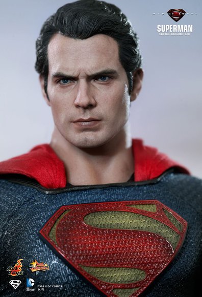 Superman figure by Dc Comics, produced by Hot Toys. Front view.