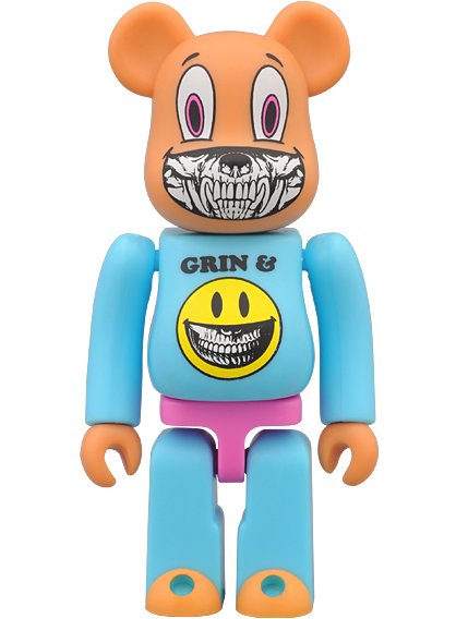 Grin & Bear It Be@rbrick 100% - ZacPac Exclusive figure by Ron English, produced by Medicom Toy. Front view.