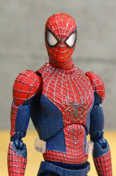 THE AMAZING SPIDERMAN 2 figure by Marvel, produced by Medicom Toy. Detail view.