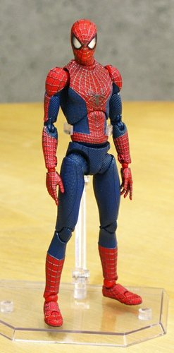THE AMAZING SPIDERMAN 2 figure by Marvel, produced by Medicom Toy. Front view.