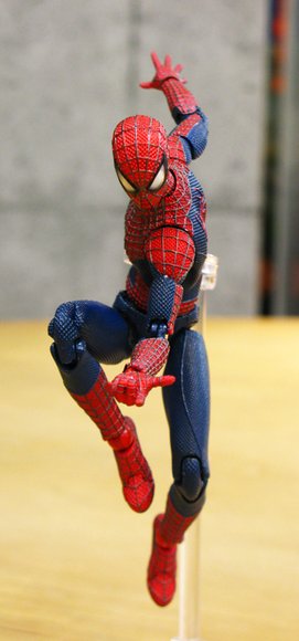 THE AMAZING SPIDERMAN 2 figure by Marvel, produced by Medicom Toy. Front view.