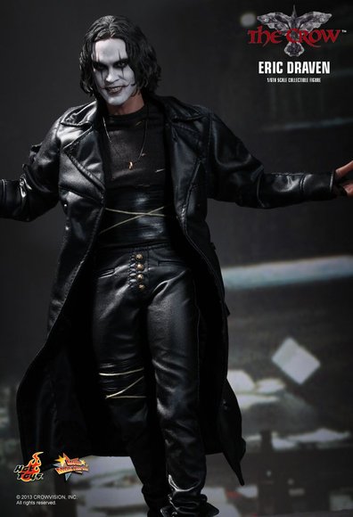 The Crow ( Eric Draven ) figure by Jc. Hong, produced by Hot Toys. Front view.