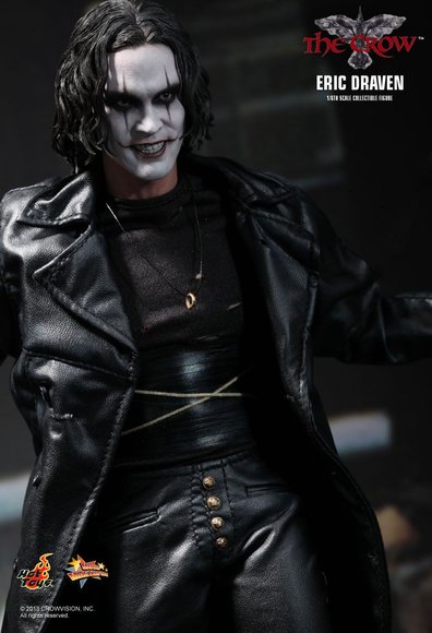 The Crow ( Eric Draven ) figure by Jc. Hong, produced by Hot Toys. Detail view.