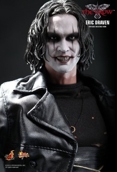 The Crow ( Eric Draven ) figure by Jc. Hong, produced by Hot Toys. Detail view.