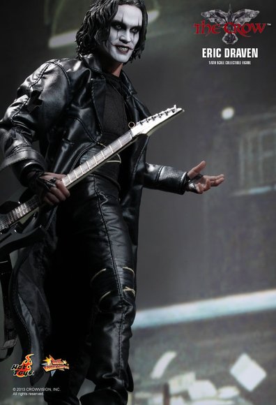 The Crow ( Eric Draven ) figure by Jc. Hong, produced by Hot Toys. Detail view.