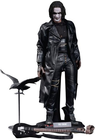The Crow ( Eric Draven ) figure by Jc. Hong, produced by Hot Toys. Front view.