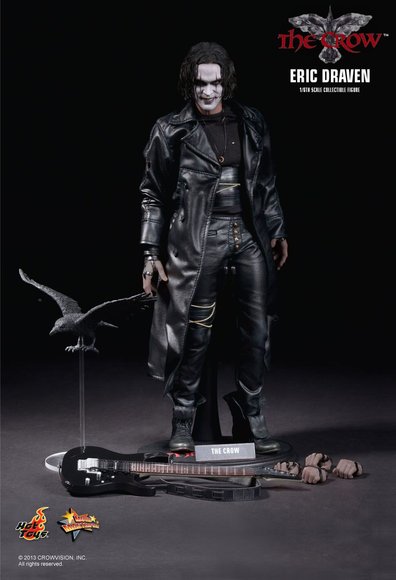 The Crow ( Eric Draven ) figure by Jc. Hong, produced by Hot Toys. Front view.