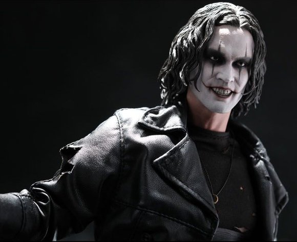 The Crow ( Eric Draven ) figure by Jc. Hong, produced by Hot Toys. Detail view.