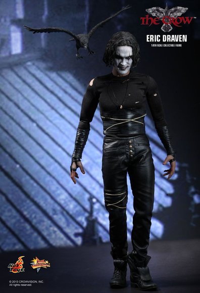 The Crow ( Eric Draven ) figure by Jc. Hong, produced by Hot Toys. Front view.