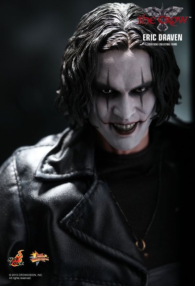 The Crow ( Eric Draven ) figure by Jc. Hong, produced by Hot Toys. Detail view.