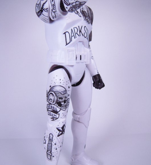 The Darksider – 12″ Custom Trooper figure by Respect (Anthony Ferreira). Detail view.
