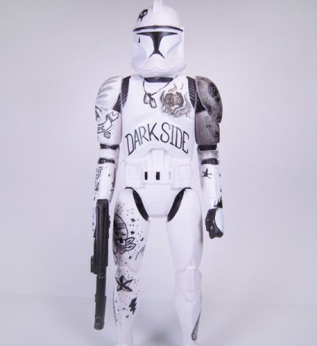 The Darksider – 12″ Custom Trooper figure by Respect (Anthony Ferreira). Front view.