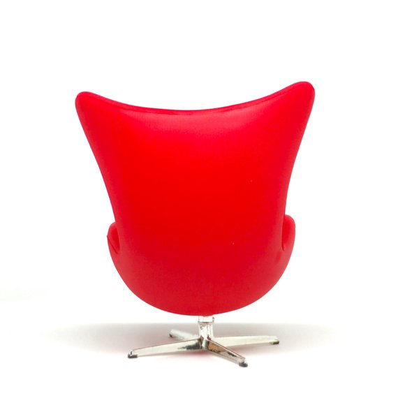 The Egg Chair figure by Arne Jacobsen, produced by Reac Japan. Back view.