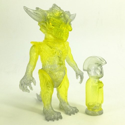 THE SOUR LEMON APALALA 2018 figure by Toby Dutkiewicz, produced by Devils Head Productions. Side view.