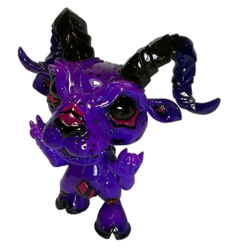 Thermal Reactive Sinner figure by Dubose Art. Front view.