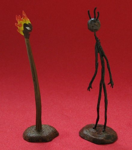 Stick Boy and Match Girl figure by Tim Burton, produced by Dark Horse. Front view.