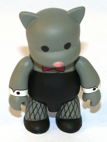 Bunny Cat figure by Mr Craft, produced by Toy2R. Front view.