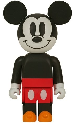Babekub Mickey Mouse figure by Disney, produced by Medicom Toy. Front view.