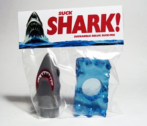 Suck Shark Suck-Peg  figure by Sucklord, produced by Suckadelic. Front view.