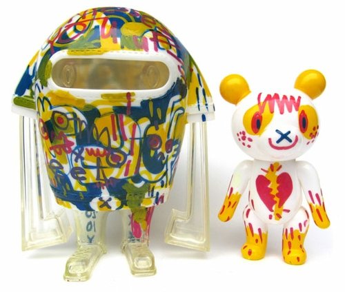 Love Messes You Up & Broken-Hearted Bear figure by Jon Burgerman. Front view.
