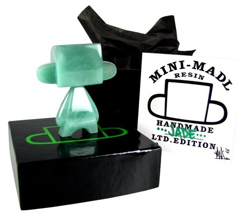 Mini-MADL Resin - Jade figure by Jeremy Madl (Mad), produced by Mad Toy Design. Front view.