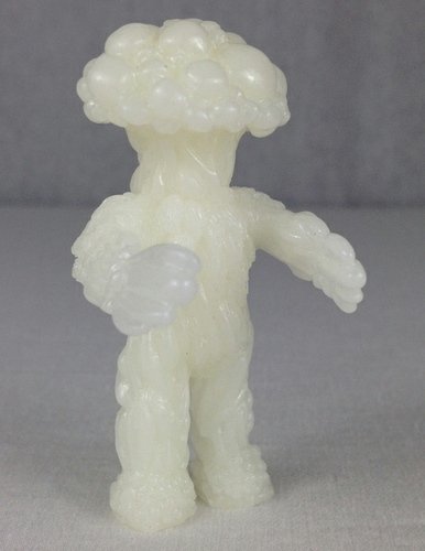 Mushroom People Attack!! Pearlish White figure by Barry Allen, produced by Gorgoloid. Front view.