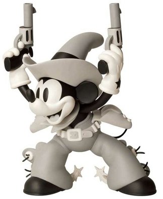 Mickey Mouse (from Two-Gun Mickey) - VCD No.38 figure by Disney, produced by Medicom Toy. Front view.