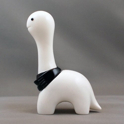 Wool - White w/ Black Muffler figure by Chima Group, produced by Chima Group. Front view.
