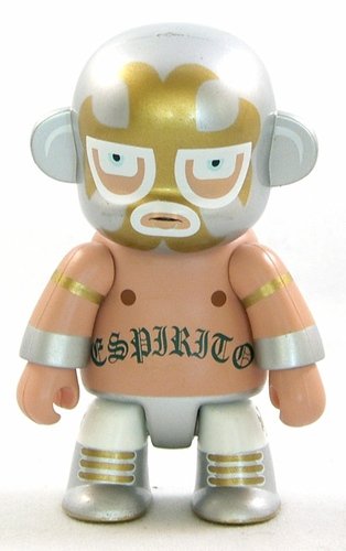 Espirito figure by Run, produced by Toy2R. Front view.